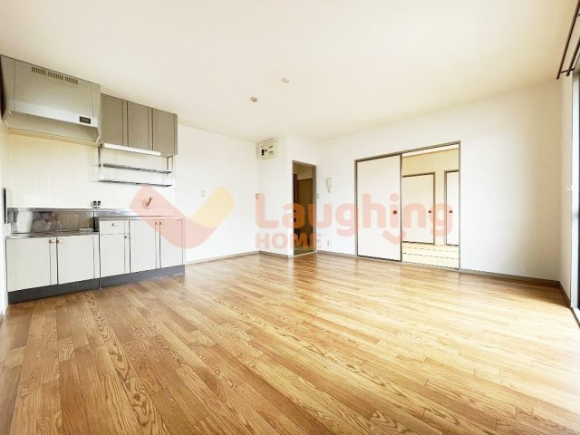 ハイカムール津福の居間・リビング|こちらの居間で趣味の時間をお楽しみください