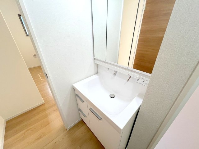 八王子市富士見町　新築戸建　全2棟の独立洗面台