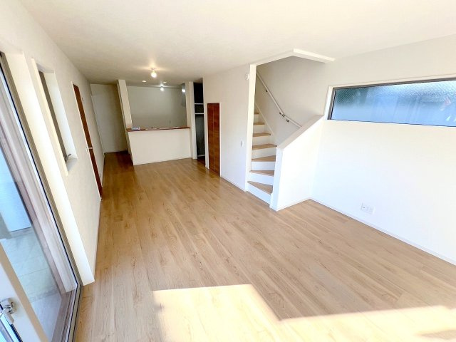 八王子市富士見町　新築戸建　全2棟の居間・リビング