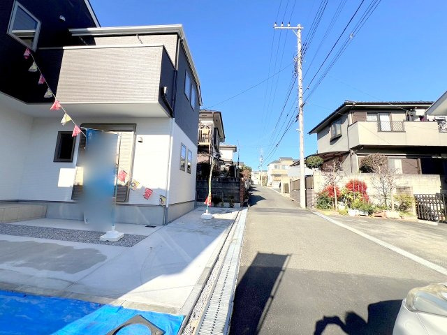 八王子市富士見町　新築戸建　全2棟の前面道路含む現地写真
