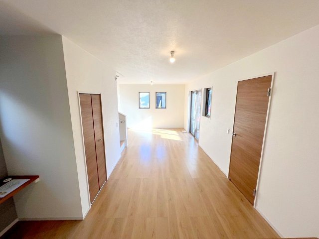 八王子市富士見町　新築戸建　全2棟の居間・リビング