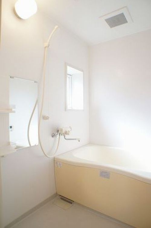 クールプレーヌAの浴室