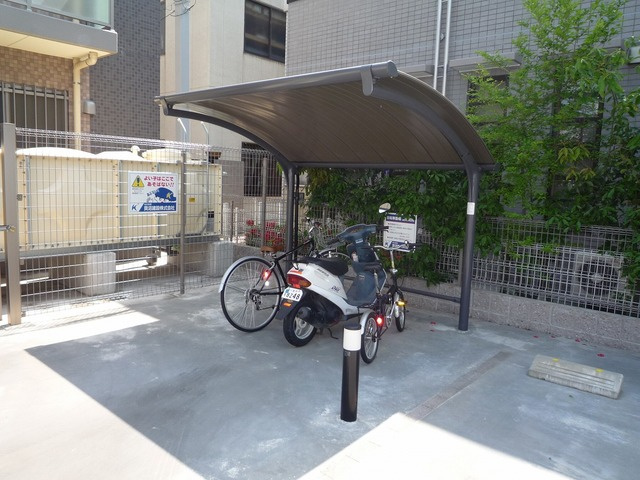 ヒルズ楠南のエントランス|落ち着いたエントランスです