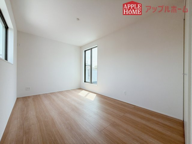 【新築住宅】坂戸市にっさい花みず木 11期 全5棟の洋室|２階居室は全室収納あり！たっぷりある収納活用でお部屋もキレイを保てます♪