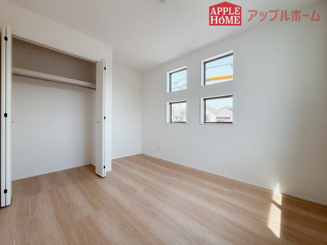 【新築住宅】坂戸市にっさい花みず木 11期 全5棟の洋室|２階居室は全室収納あり！たっぷりある収納活用でお部屋もキレイを保てます♪