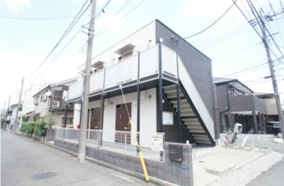 川崎市多摩区宿河原１丁目のアパートのエントランス