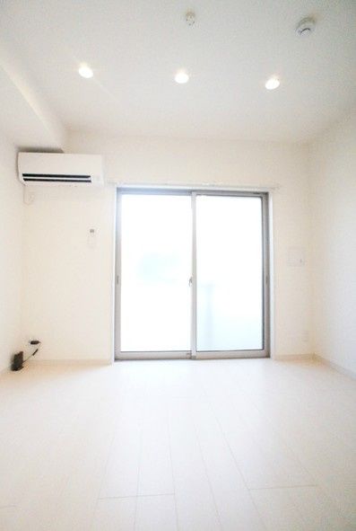 川崎市多摩区宿河原１丁目のアパートの居間・リビング