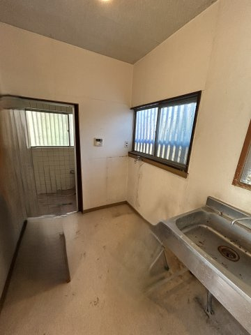 由良町貸家の洗面所