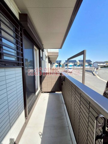 Lily Goldのバルコニー