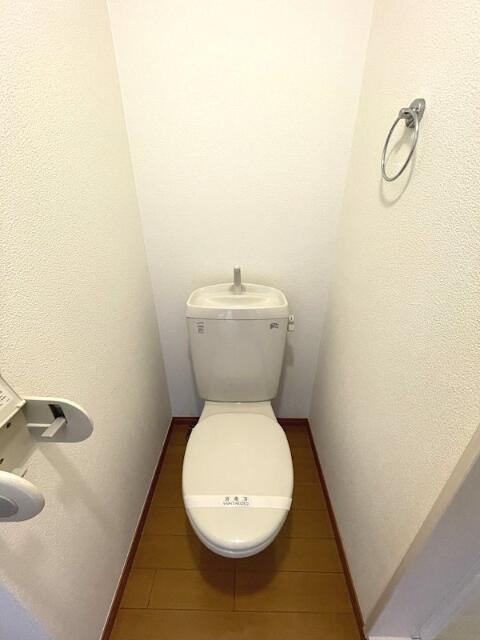 ヒルスミキ上倉田のトイレ|嬉しいバストイレ別です