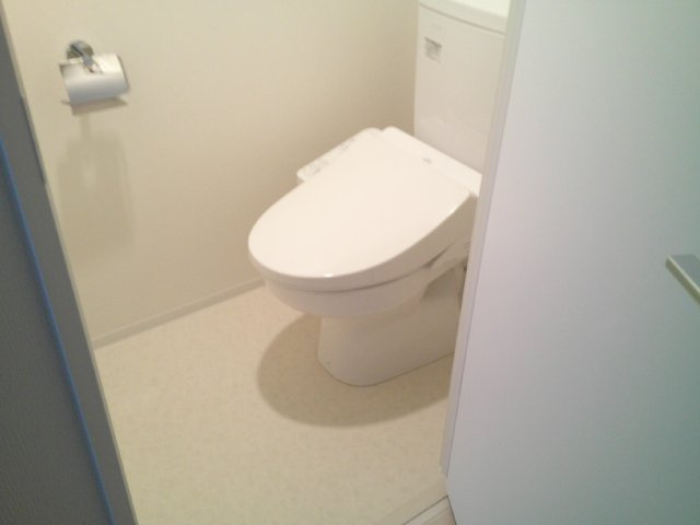 大阪市中央区松屋町住吉の賃貸マンションのトイレ
