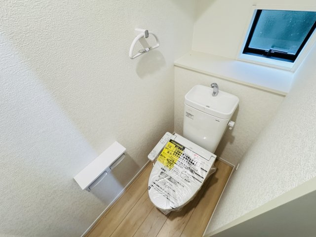 市川市原木４丁目新築戸建【二俣小学校：9分】のトイレ|温水洗浄暖房便座つきトイレ