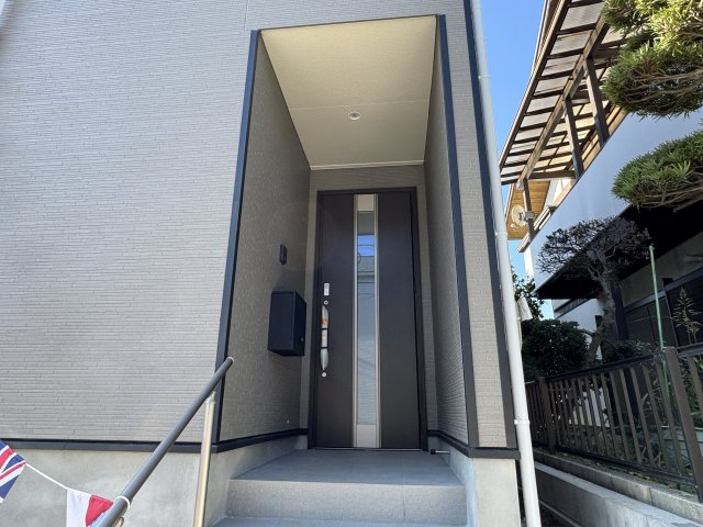 市川市原木４丁目新築戸建【二俣小学校：9分】のエントランス|エントランス・玄関ポーチ