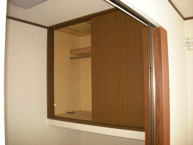 プレイスピア緑ヶ岡Ⅱの収納