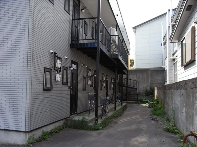 プレイスピア緑ヶ岡Ⅱのエントランス