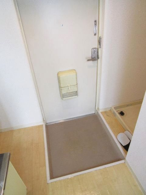 アルビオンシティ厚木の玄関