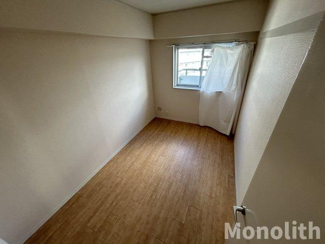 光明池駅前２号棟の洋室