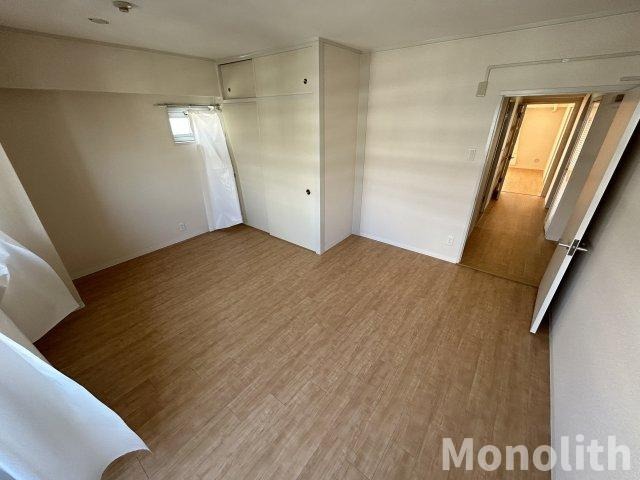 光明池駅前２号棟の洋室