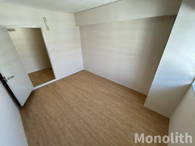 光明池駅前２号棟の洋室