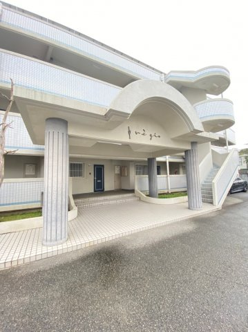 プレジオ王塚台のエントランス