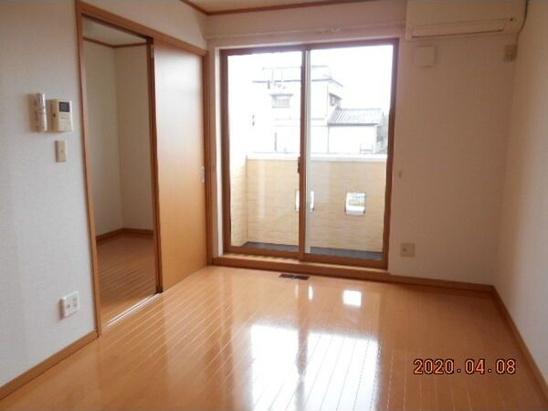 水沢ステーションアベニューⅡ C棟の居間・リビング