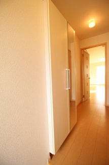 【内装】 | デスパシオ　Ｄ | ホールです