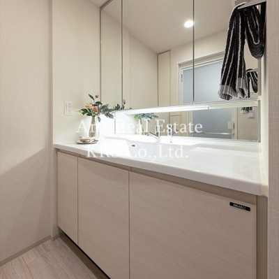 【洗面所】 | ブランズ北堀江プレイス | 大きな三面鏡の洗面化粧台♪