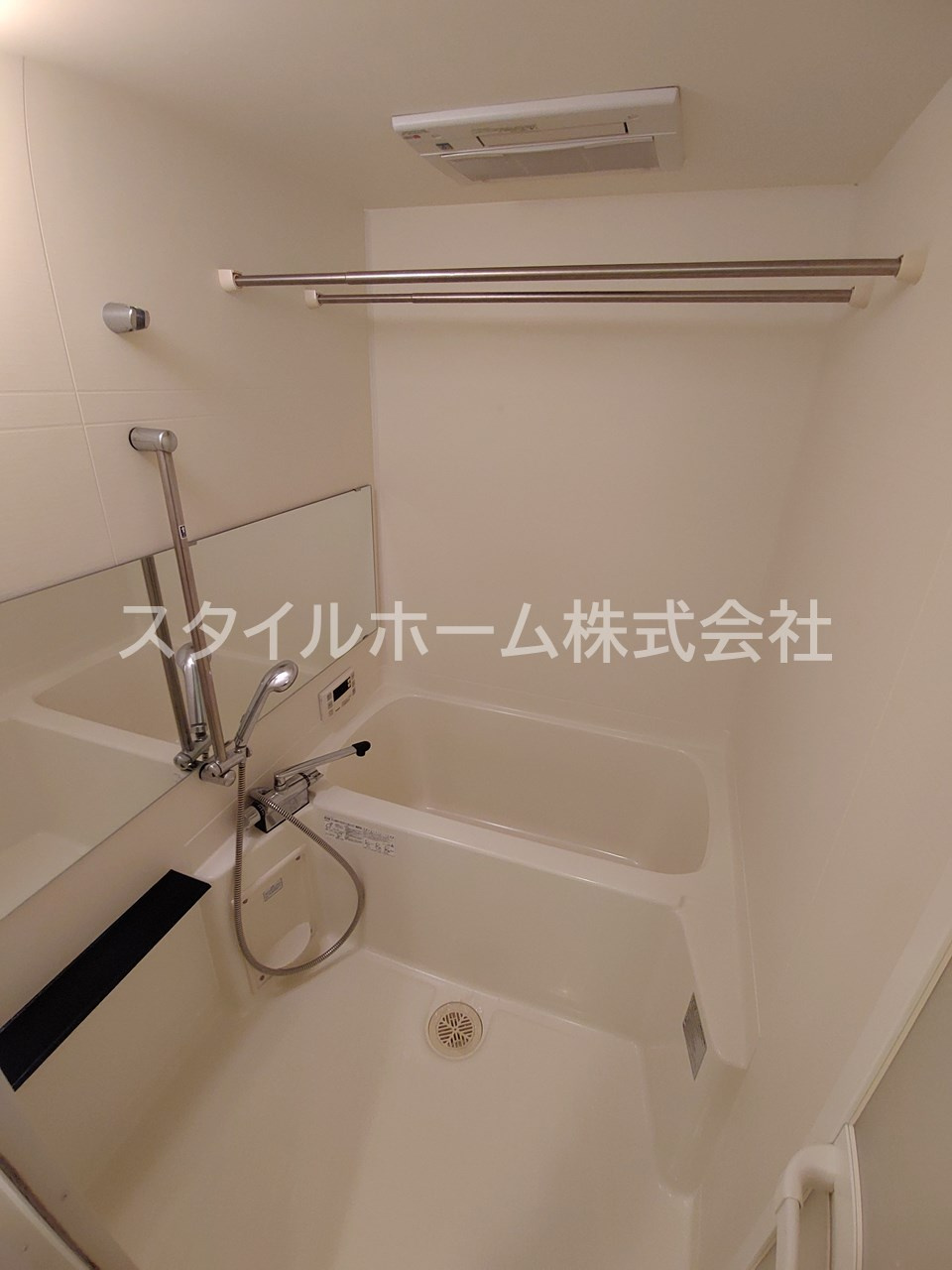 ルネスグランドールⅠの浴室|日々の疲れを癒すお風呂付です