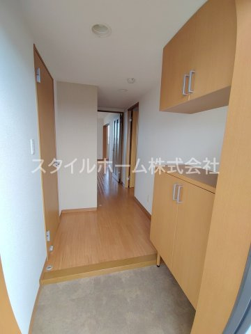 ルネスグランドールⅠの玄関|落ち着いた玄関です