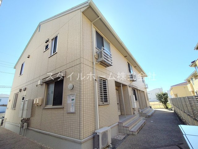 グランドソレイユA棟の外観