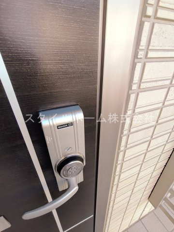 グランドソレイユA棟の玄関|イメージ写真です。