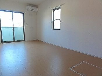 ホワイトローズの居間・リビング