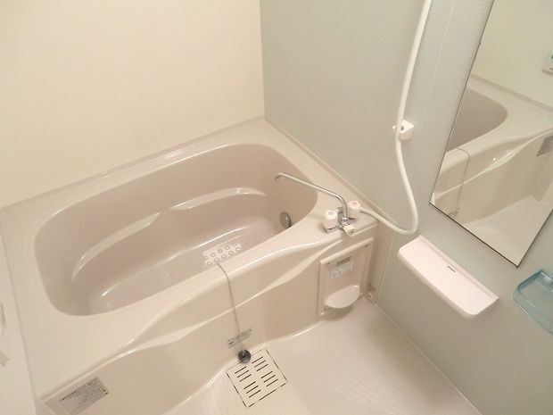 ホワイトローズの浴室