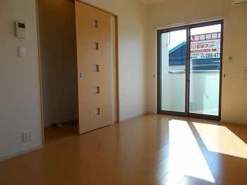 ホワイトローズの居間・リビング