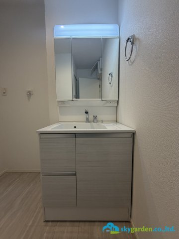 平塚市四之宮9期1棟　新築戸建　全1棟1号棟の独立洗面台