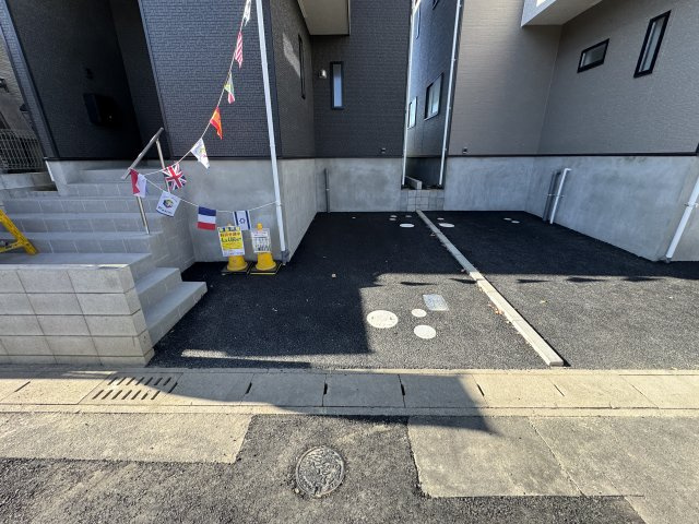 市川市原木４丁目新築戸建【二俣小学校：9分】の駐車場|2号棟駐車スペース