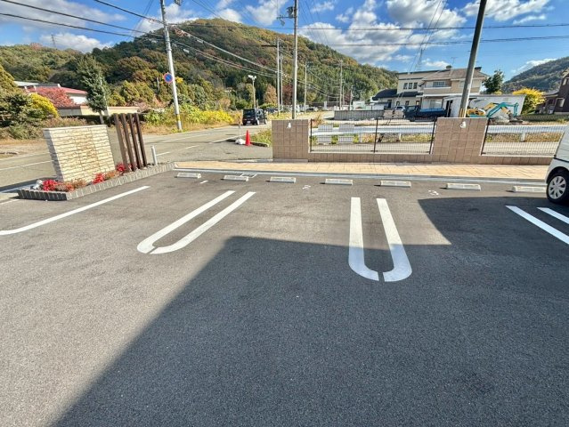 スピカの駐車場
