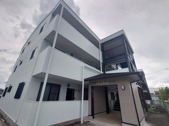 萩野マンションA棟の外観