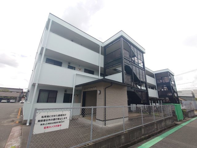 萩野マンションA棟の外観