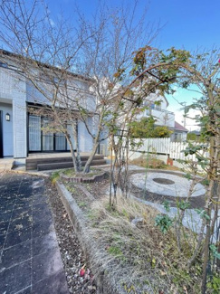  | 川西市大和東５丁目　中古戸建 | ウッドデッキのあるお庭　ガーデニングやBBQも楽しめますね(*^-^*)