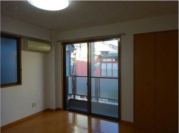 アベニュー　礼金0　角部屋　オートロックの居間・リビング