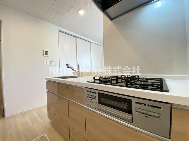 フォレストＣのキッチン|キッチンは３口コンロ＆グリル付き♪