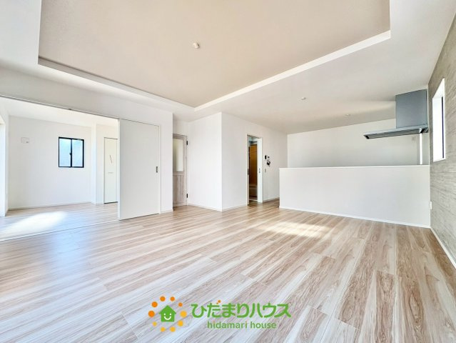 白岡市小久喜18期　新築一戸建て　01　リガーレの居間・リビング|26/04/03　撮影