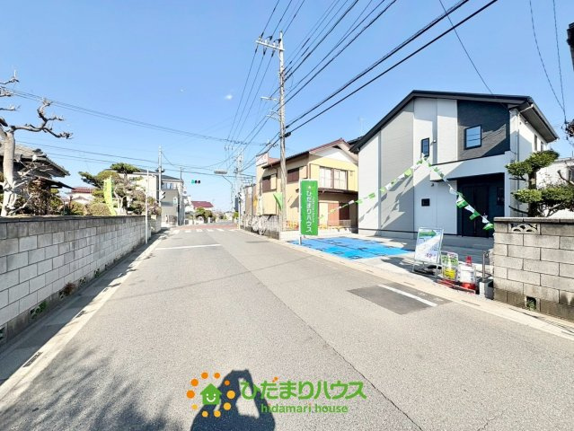 白岡市小久喜18期　新築一戸建て　01　リガーレの前面道路含む現地写真|26/04/03　撮影