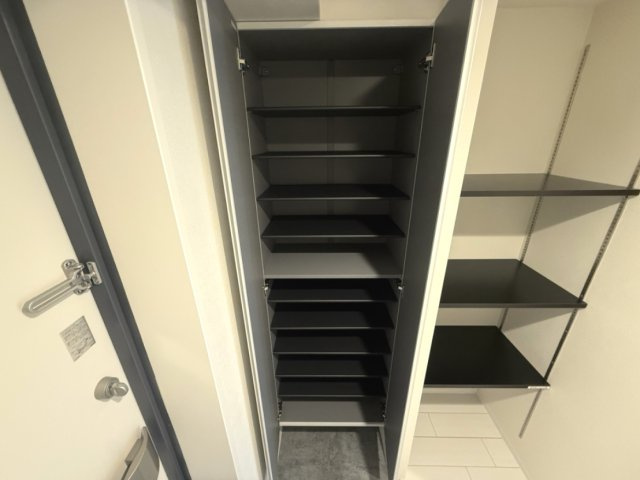 【収納】ファーストフィオーレ大阪ウエストウェルビング