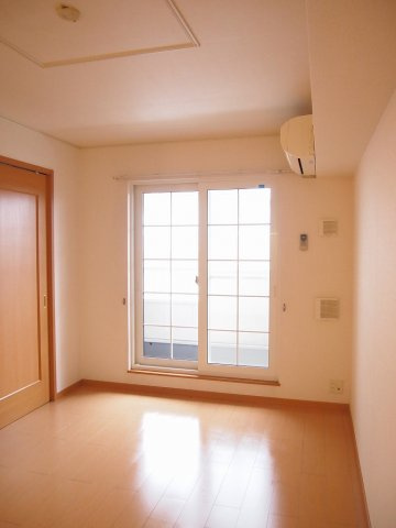 ユースハイム　Ⅲの居間・リビング