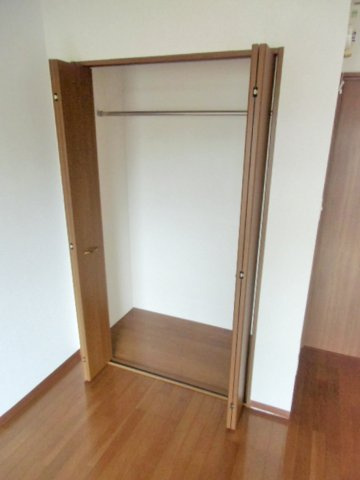 【収納】 | 御殿場市神山 売一棟マンション ES05955 | 御殿場市神山　クローゼット一例