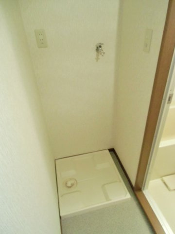 【ランドリースペース】 | 御殿場市神山 売一棟マンション ES05955 | 御殿場市神山　洗濯機置き場一例