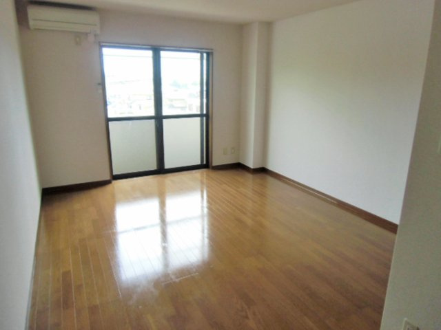 【洋室】 | 御殿場市神山 売一棟マンション ES05955 | 御殿場市神山　洋室一例