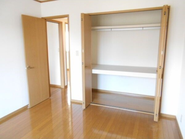 レジデンス中田 A棟の収納